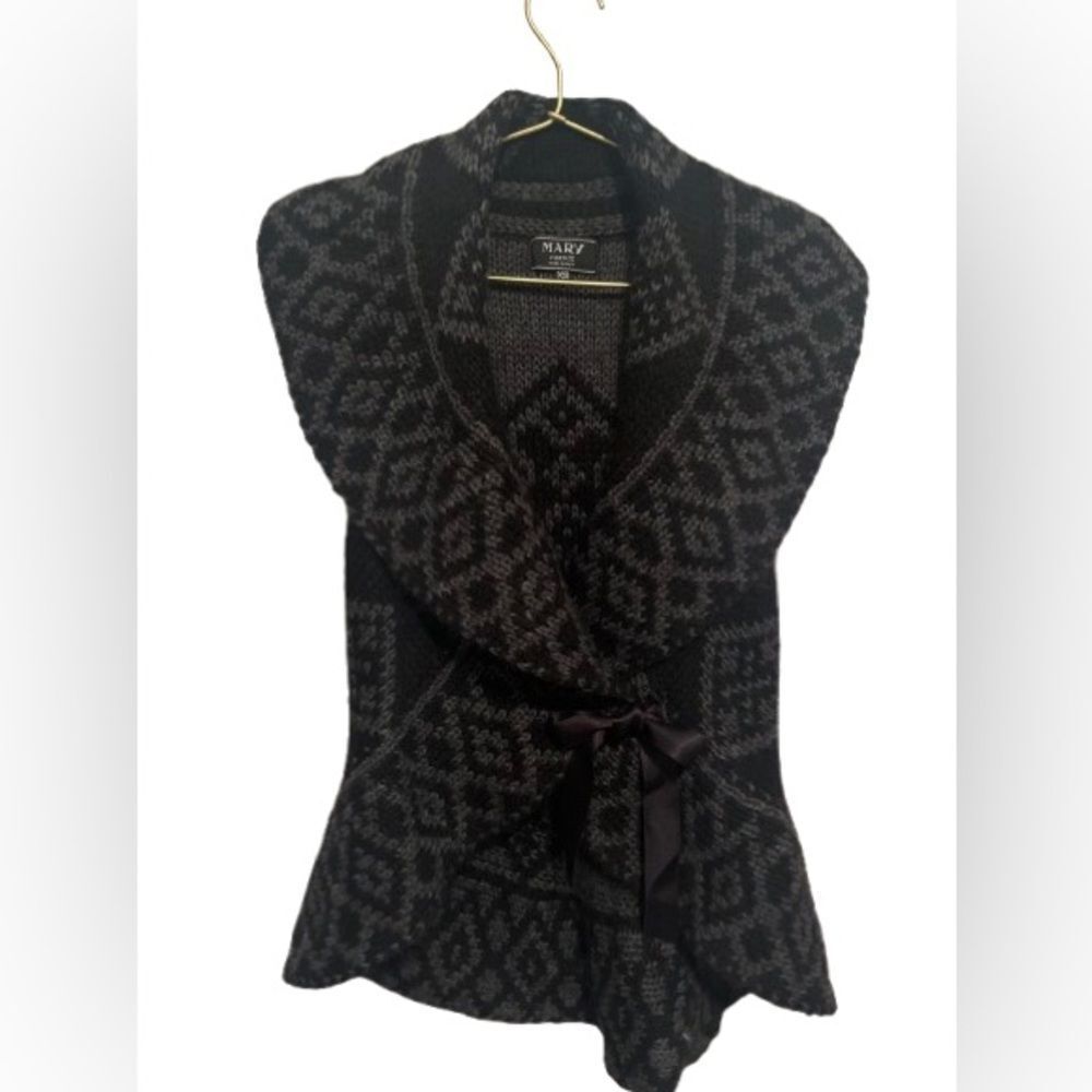 Mary Firenze Charcoal and Black Patterned Cardigan NWOT